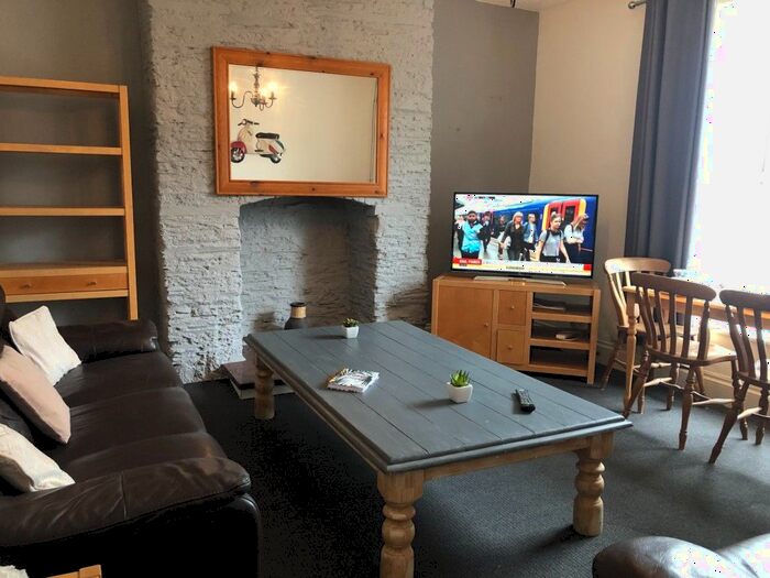 4 Bedroom Terraced House To Rent In Embankment Road, Plymouth, PL4