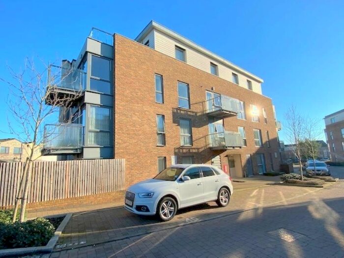 2 Bedroom Flat To Rent In Caulfield Gardens, Pinner, Middlesex HA5