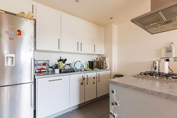2 Bedroom Flat For Sale In Tequilla Wharf, Limehouse, London, E14