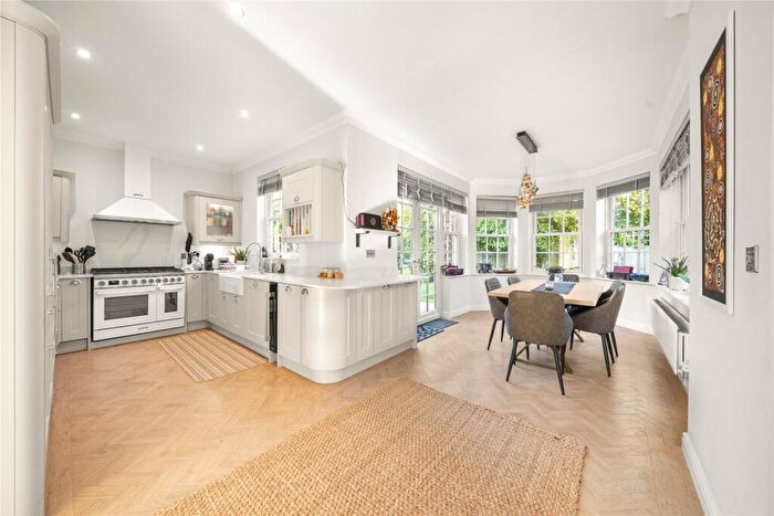 4 Bedroom Detached House To Rent In White Lion Gate, Cobham, Surrey, KT11