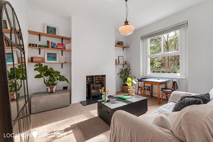 1 Bedroom Flat For Sale In Stamford Hill, Stoke Newington, N16