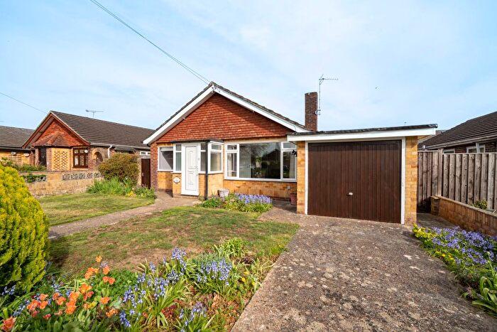 3 Bedroom Bungalow For Sale In Chaucer Avenue, Andover., SP10