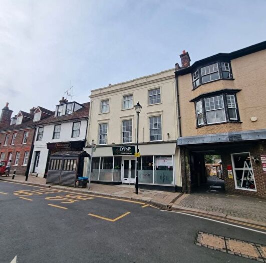 2 Bedroom Flat To Rent In A High Street, Battle, TN33