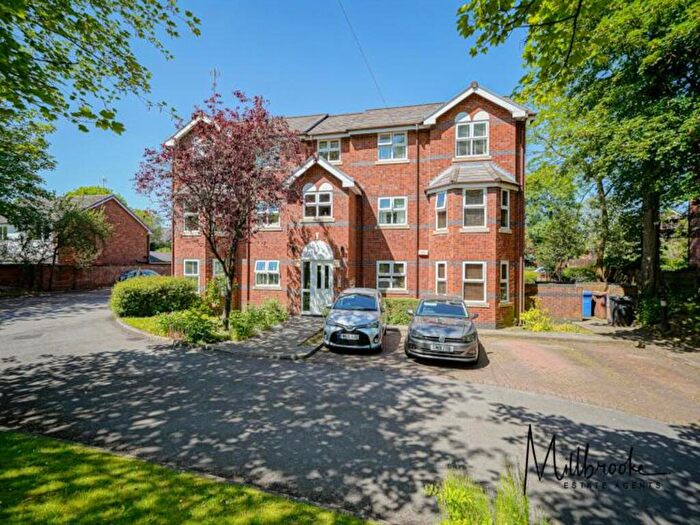 2 Bedroom Apartment To Rent In Queenscroft, Eccles, M30