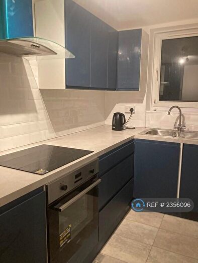 2 Bedroom Flat To Rent In Pierrepoint, London, SE25