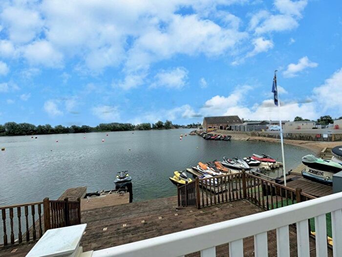 3 Bedroom Mobile/park Home For Sale In Sleaford Road, Tattershall, Lincoln, LN4