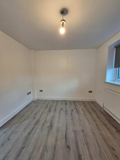 2 Bedroom Apartment To Rent In Rochford Close, Broxbourne, EN10