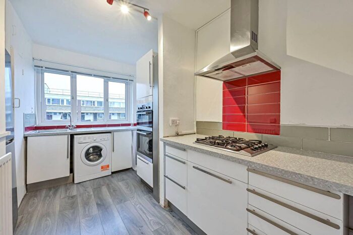 3 Bedroom Flat To Rent In Tildesley Road, Putney, London, SW15