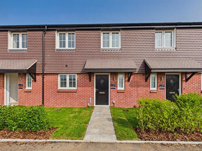 3 Bedroom Terraced House For Sale In The Five Acres, Hempsted, GL2