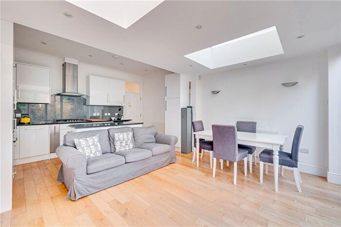 3 Bedroom Terraced House For Sale In Brookwood Road, London, SW18