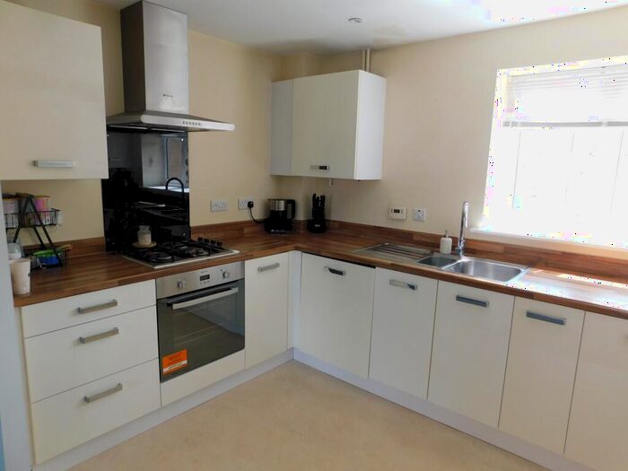 2 Bedroom Flat To Rent In Thistle Hill Way, Minster, ME12