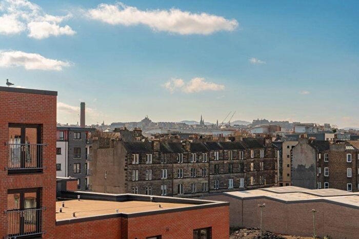 2 Bedroom Flat For Sale In / Haig Lane, Edinburgh, EH6