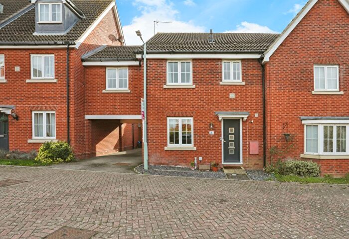 3 Bedroom Property For Sale In Jacksnipe Close, Stowmarket, IP14
