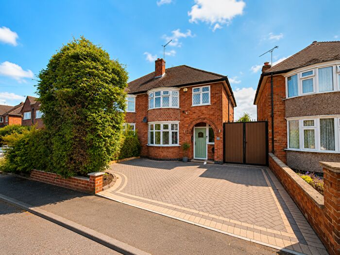 3 Bedroom Semi Detached House For Sale In Carlton Drive, Wigston, LE18
