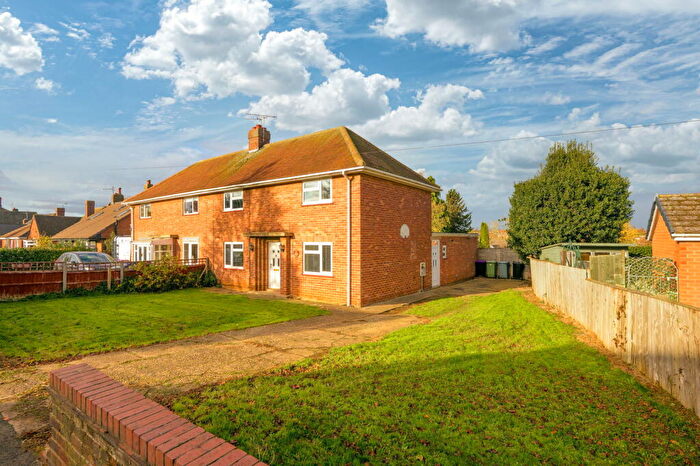 3 Bedroom Semi-Detached House For Sale In Dysart Road In Grantham, NG31