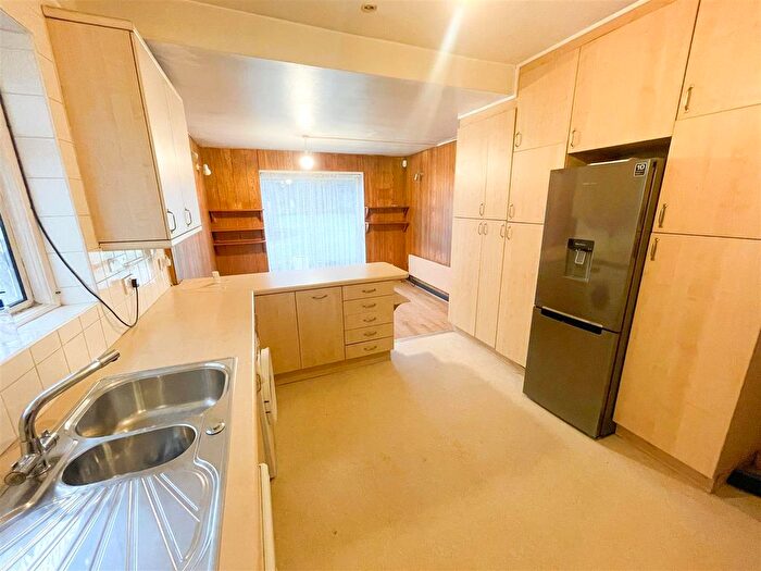 5 Bedroom Detached House For Sale In Foscote Road, London, NW4