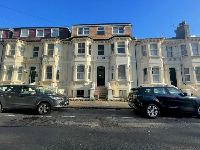 4 Bedroom Flat To Rent In Seafield Road, Hove, BN3
