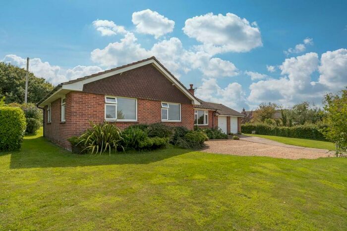 3 Bedroom Detached Bungalow For Sale In Shanklin Road, Sandford, Ventnor, PO38