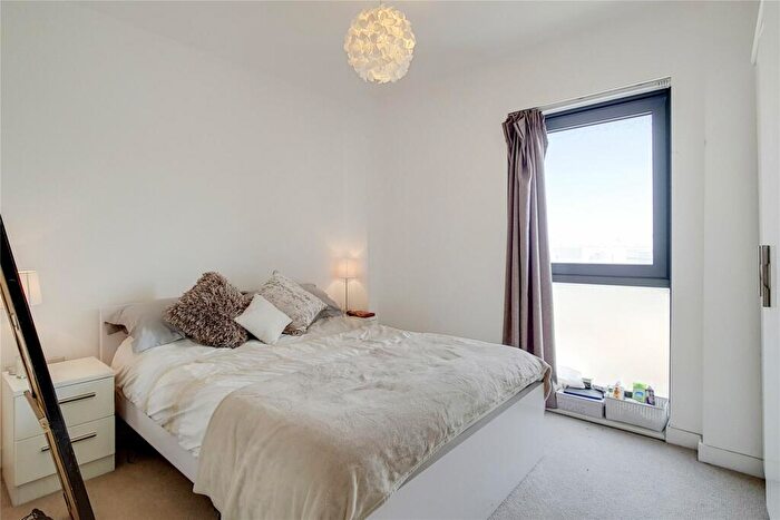 2 Bedroom Apartment To Rent In Yeoman Court London, E14