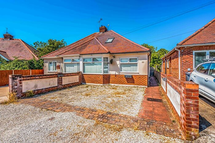 3 Bedroom Semi Detached House For Sale In Ingledene Close, Havant, PO9