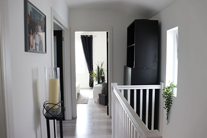 1 Bedroom Maisonette To Rent In Walton Road, Woking, GU21