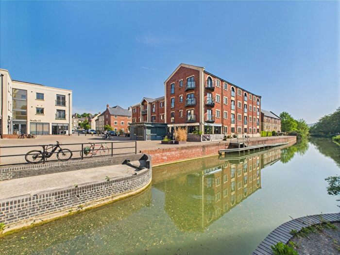 2 Bedroom Flat For Sale In Greenaways, Ebley, Stroud, Gloucestershire, GL5