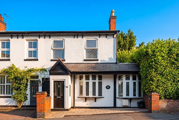 3 Bedroom Semi-detached House For Sale In Ulverley Green Road, Solihull, B92