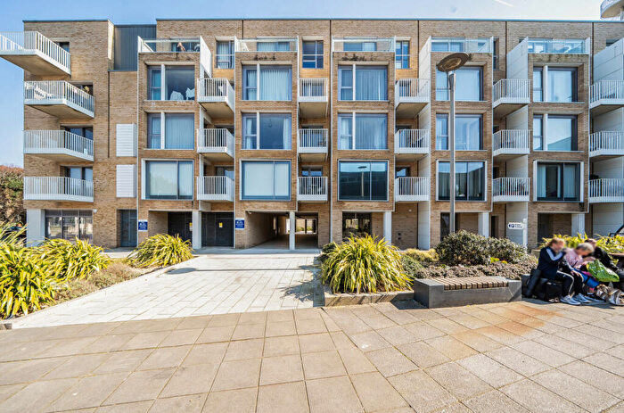 1 Bedroom Flat To Rent In Brighton Road, Worthing, West Sussex, BN11