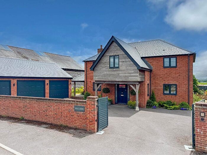 4 Bedroom Detached House For Sale In Honeystreet, Pewsey, Wiltshire, SN9
