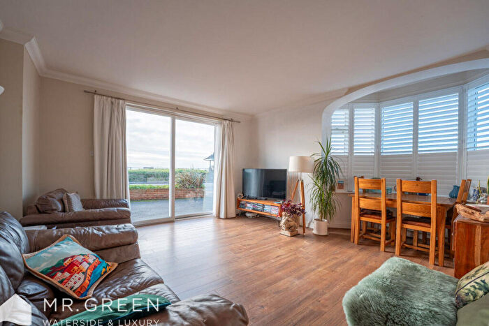 2 Bedroom Apartment For Sale In Southwood Avenue, Bournemouth, BH6