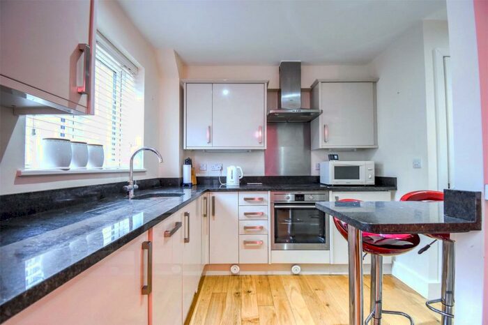 2 Bedroom Semi-Detached House To Rent In High Street, Maidenhead, Berkshire, SL6