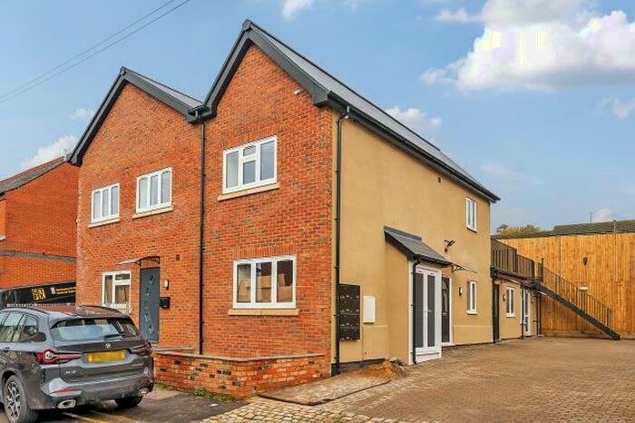 Apartment To Rent In High Wycombe, Buckinghamshire, HP13