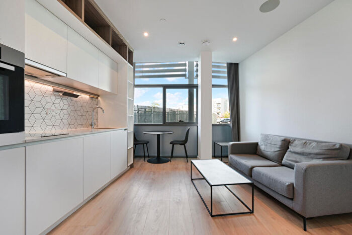 Studio To Rent In Flat, Aviator House, Station Road, Addlestone, Surrey, KT15