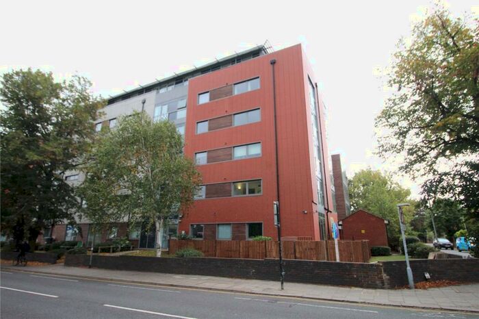 2 Bedroom Flat To Rent In Goldington Road, Bedford, Bedfordshire, MK40