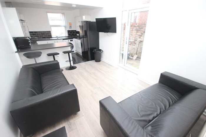 6 Bedroom Terraced House To Rent In Elmbank Road, L18