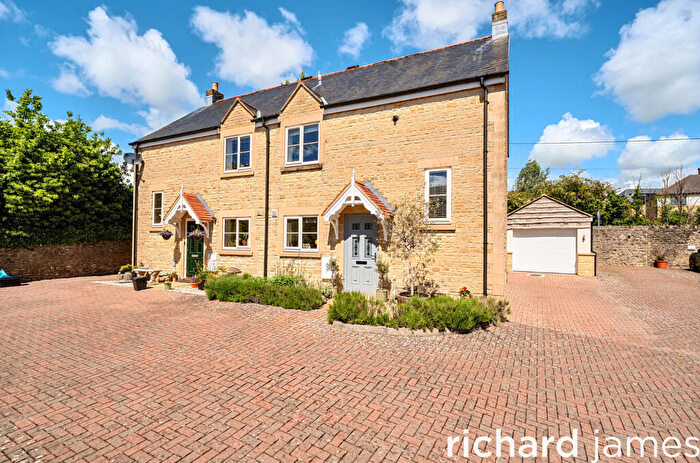 3 Bedroom Semi-Detached House For Sale In Wyld Court, Blunsdon St Andrew, Swindon, SN25