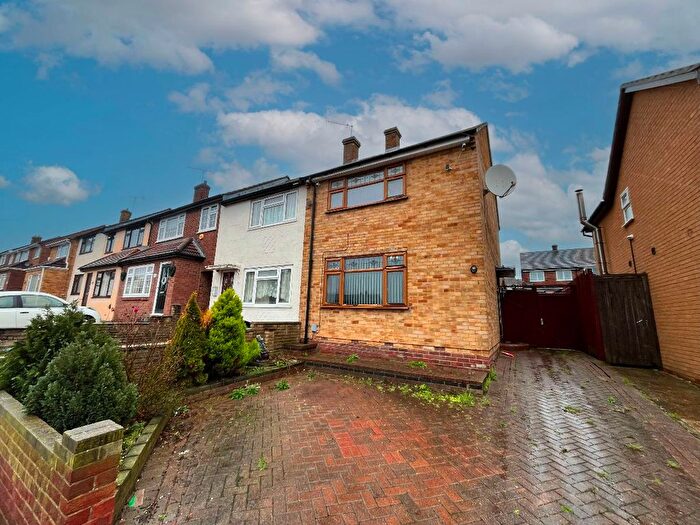 2 Bedroom End Terrace House For Sale In Archway, Romford, RM3