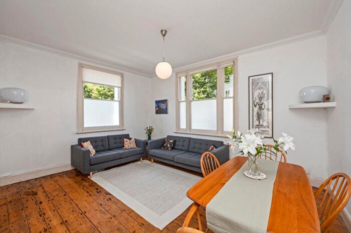 4 Bedroom End Of Terrace House For Sale In Clyde Road, Brighton, BN1
