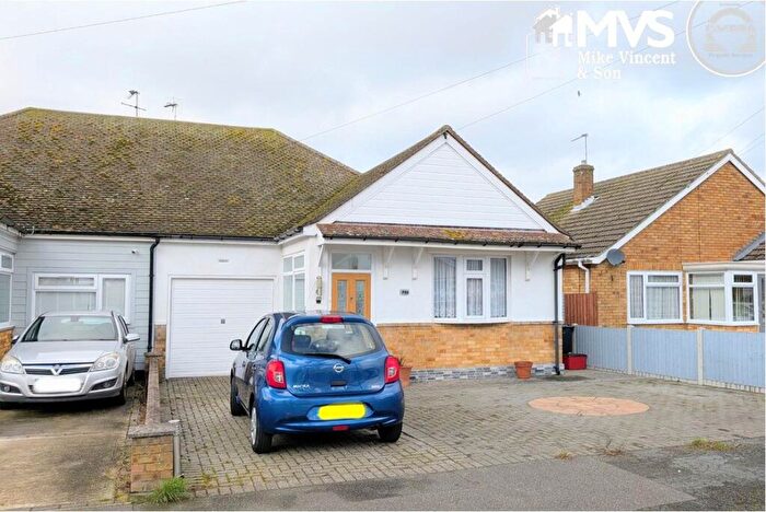 2 Bedroom Bungalow For Sale In Chelmsford Road, Holland-on-Sea, CO15