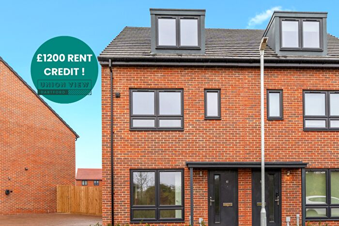 3 Bedroom Terraced House To Rent In *Receive A £ Rent Credit !*Davidson Road, Dartford, Kent, DA2