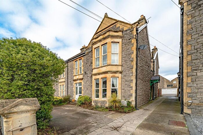 3 Bedroom Flat For Sale In Charlton Road, Weston-Super-Mare, BS23