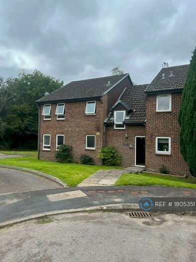 Studio To Rent In Celia Close, Waterlooville, PO7