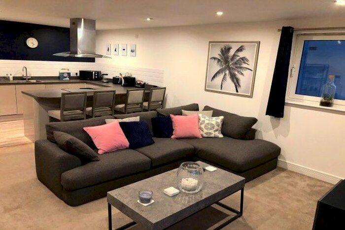 2 Bedroom Flat To Rent In Ferry Court, Cardiff CF11