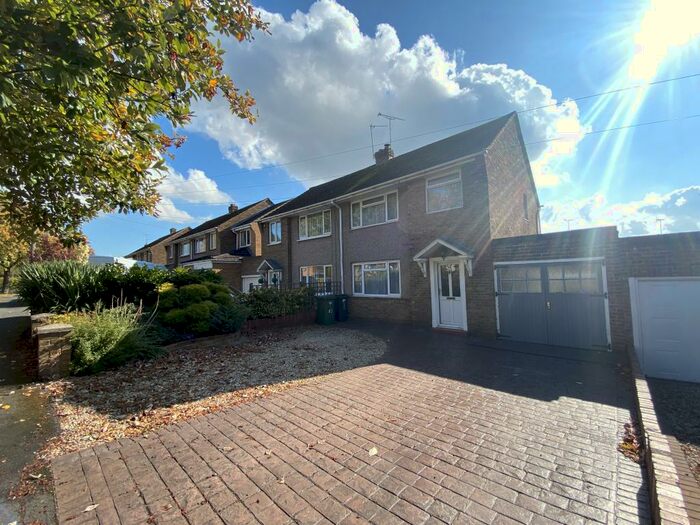 3 Bedroom Semi-Detached House To Rent In North Swindon, SN25