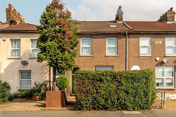 2 Bedroom Property For Sale In Forest Lane, London, E15