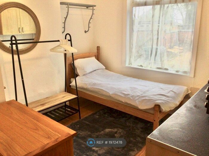 Studio To Rent In St Nicholas Street, Coventry, CV1