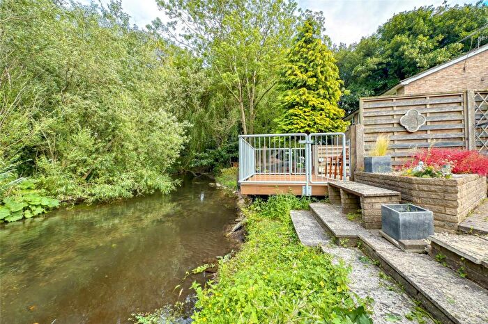 2 Bedroom Apartment For Sale In The Beeches, Park Street, St. Albans, Hertfordshire, AL2