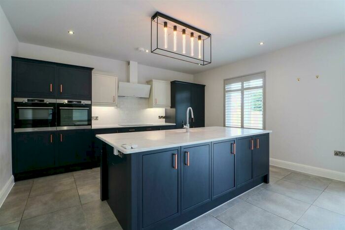 5 Bedroom Detached House For Sale In Manor Drive, Sutton Coldfield, B73