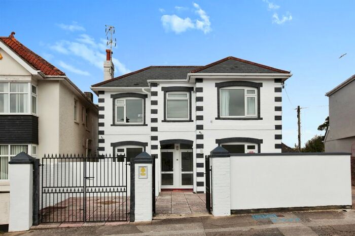 2 Bedroom Flat To Rent In Castle Road, Torquay, TQ1