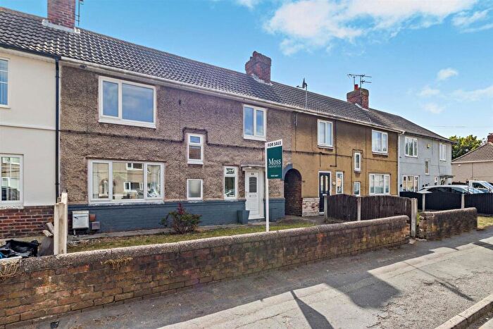 3 Bedroom Terraced House For Sale In York Street, New Rossington, Doncaster, DN11